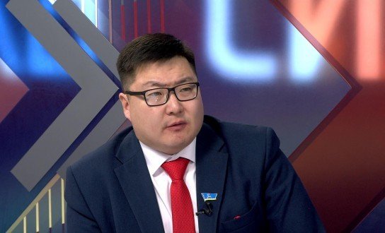 "Афанасьев не является суперменом и не делает селфи", - в Якутии мэр обиделся на шутки КВН и обратился в суд