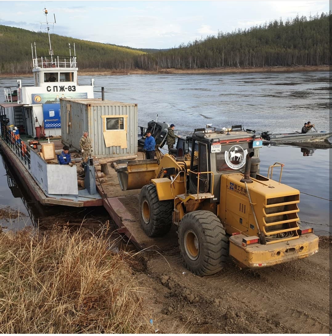 В Якутии пошел первый паром
