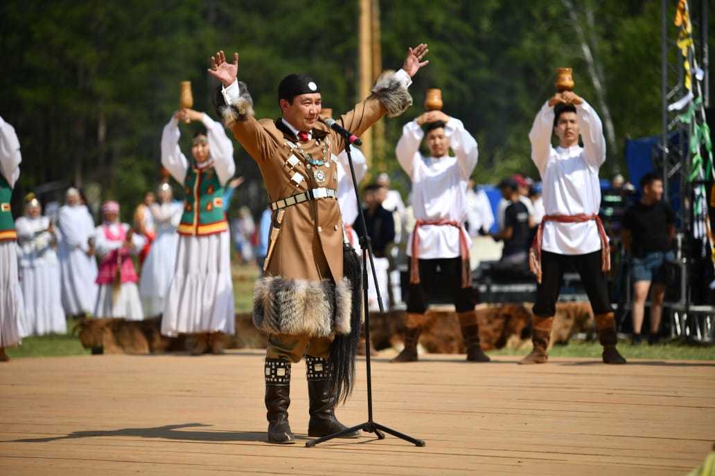 Айсен Николаев открыл Ысыах Олонхо в Намском улусе
