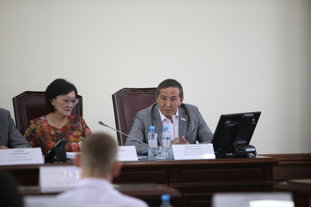 Гордума Якутска: акции "Водоканала", новые члены Общественной палаты и изменения в бюджете