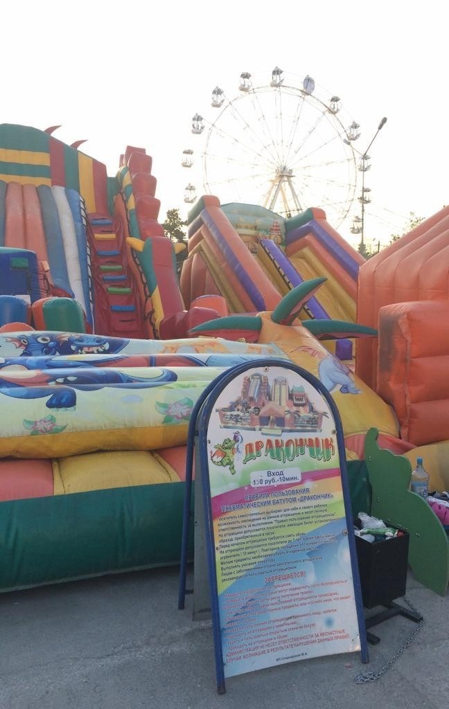 Следком проверяет информацию о травмировании двух пятилетних девочек на надувном аттракционе в Якутске