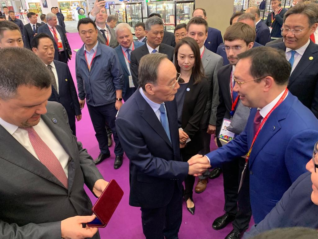 Айсен Николаев принял участие в открытии российского павильона VI Российско-Китайского ЭКСПО