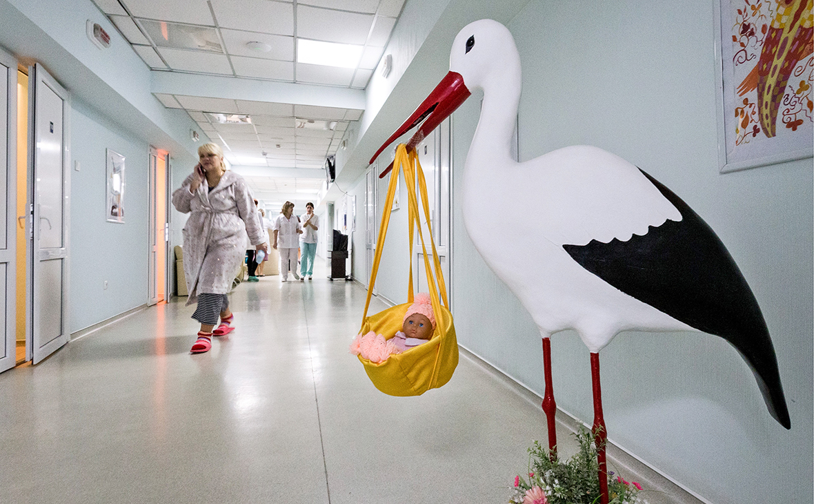 Детский омбудсмен назвала резкий спад рождаемости тревожной тенденцией