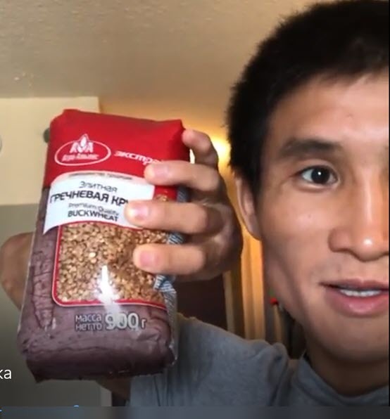 Бойца UFC Григория Попова угостили гречкой