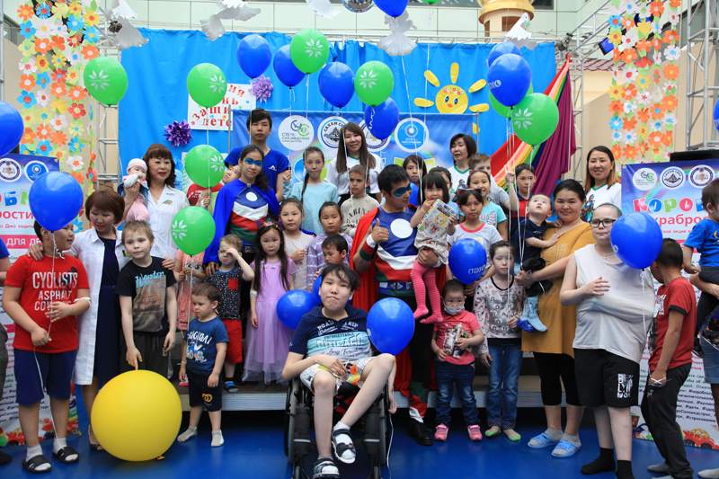 В Якутске прошла акция "Коробка храбрости"