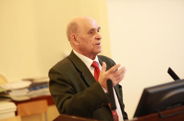 Олег ЯКИМОВ: «Газету ничто не заменит»