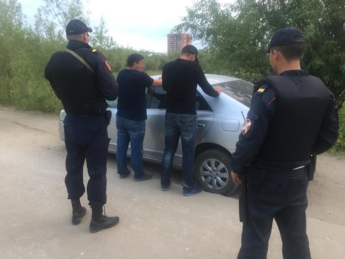 Задержаны двое жителей Якутска по подозрению в хранении наркотических средств