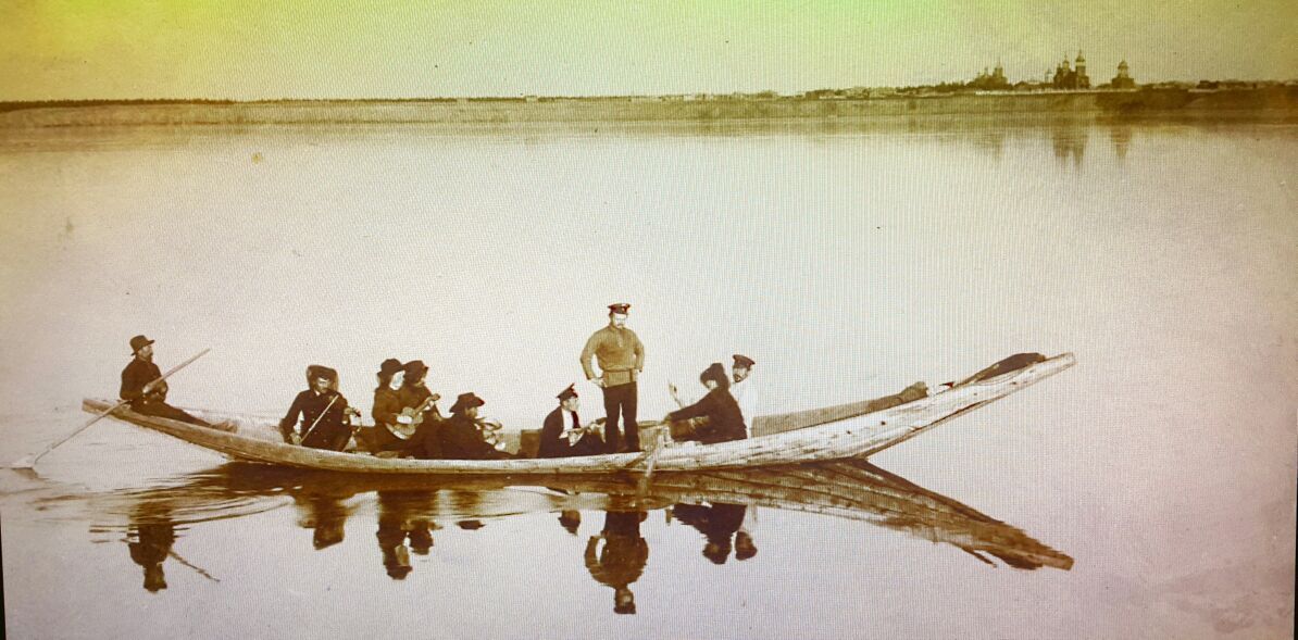 История одной фотографии. На лодке по Вилюю