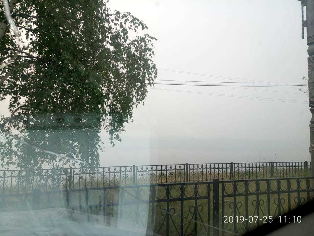 Жители Нюрбы жалуются на густой дым от лесных пожаров