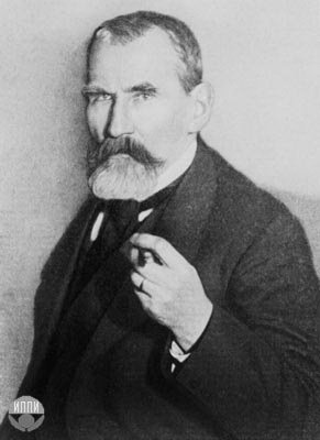 Эдуард Пекарский