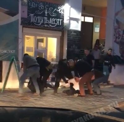 «Что смотришь?». В соцсетях распространяется видео жесткого задержания непричастного к драке человека в Якутске