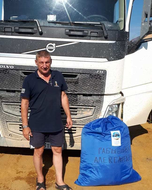 Земляки отправили ходоку Александру утепленную палатку