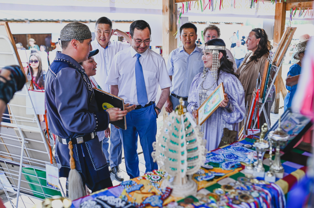 Айсен Николаев встретился с участниками Фестиваля молодёжи Якутии «ТАБЫС»