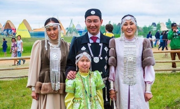 Поздравление Главы Якутии Айсена Николаева с Днём семьи, любви и верности