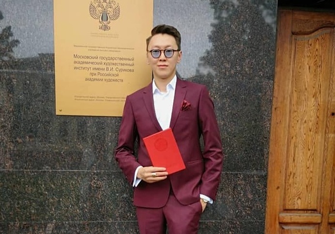 Якутский художник Семен Луканси с отличием окончил институт им. В.И.Сурикова