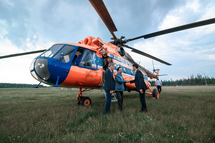 Видеофакт: Глава Якутии прилетел в Олекминский улус