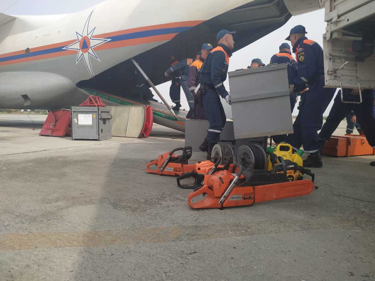 Спасатели МЧС из Камчатки отправились в Усть-Алданский район