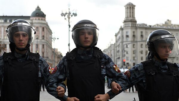 Полиция Москвы предостерегла участников митинга оппозиции от несанкционированных действий