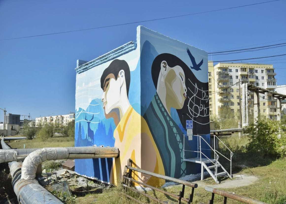 «Близость расстояния» – новый мурал возле музыкального училища