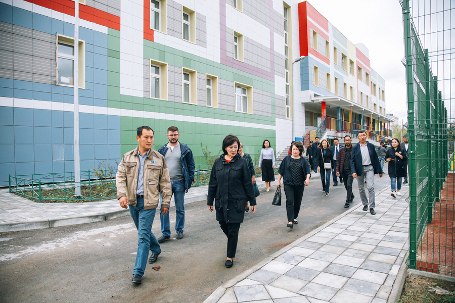 Глава Якутска проверила готовность новых школ и детских садов