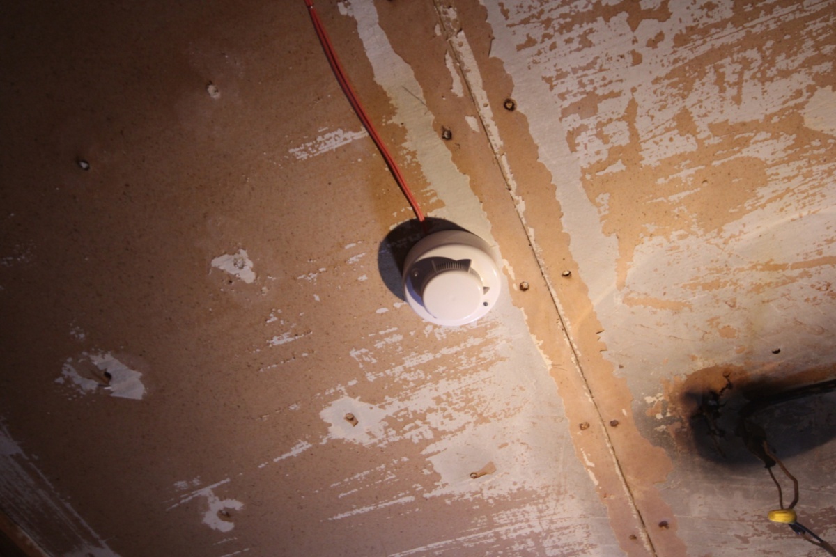 Установка противопожарных сигнализаций помогла спасти за полгода 18 деревянных жилых домов