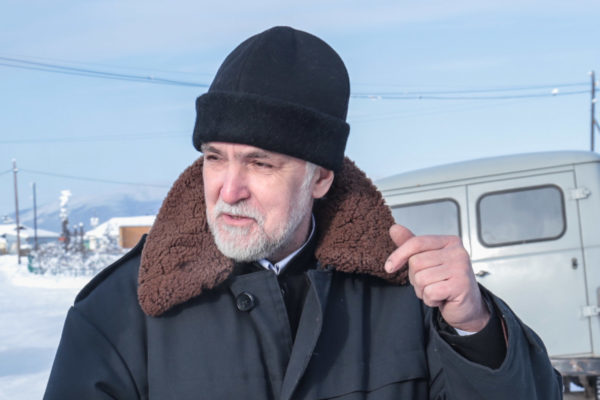 «По своей воле я бы с Севера не уехал». Как живет священник, до которого не дозвониться