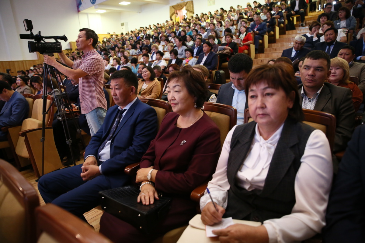 Педагоги высказались о выступлении Айсена Николаева на августовском совещании работников образования