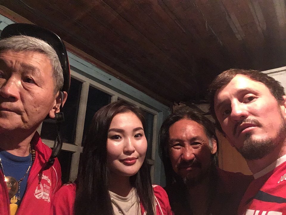 Известный спортсмен Александр Богомоев встретился с Сашей Шаманом из Якутии (видео)