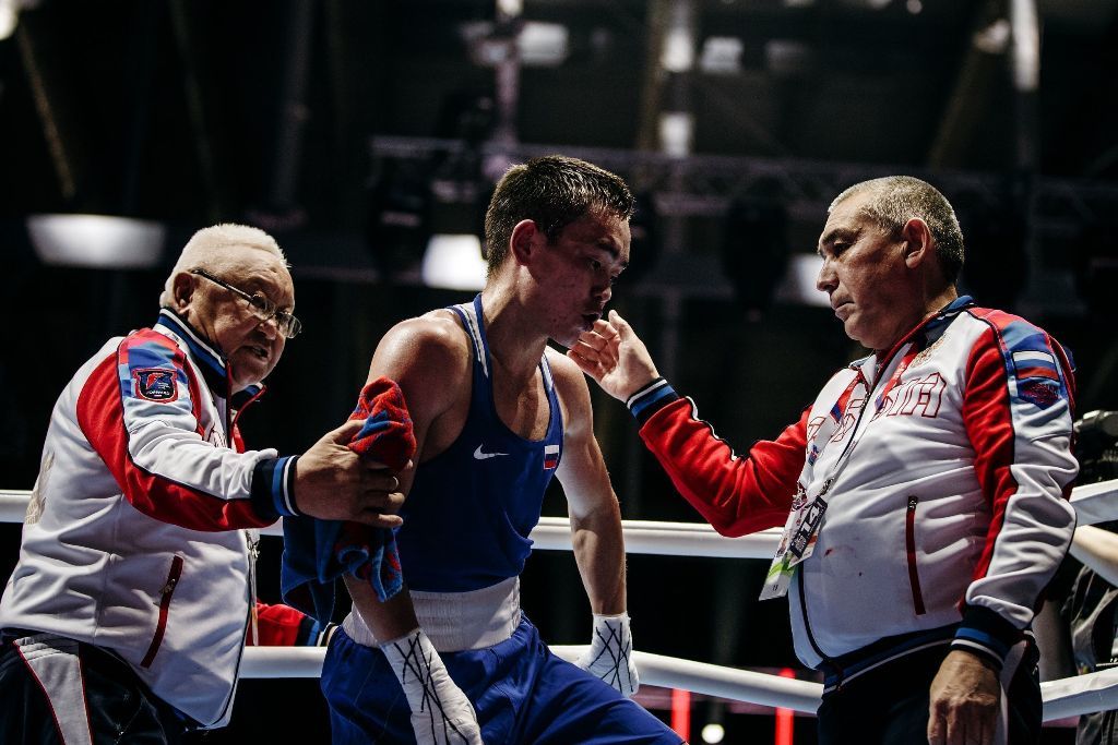 Василий Егоров уступил французскому боксеру на чемпионате мира в Екатеринбурге