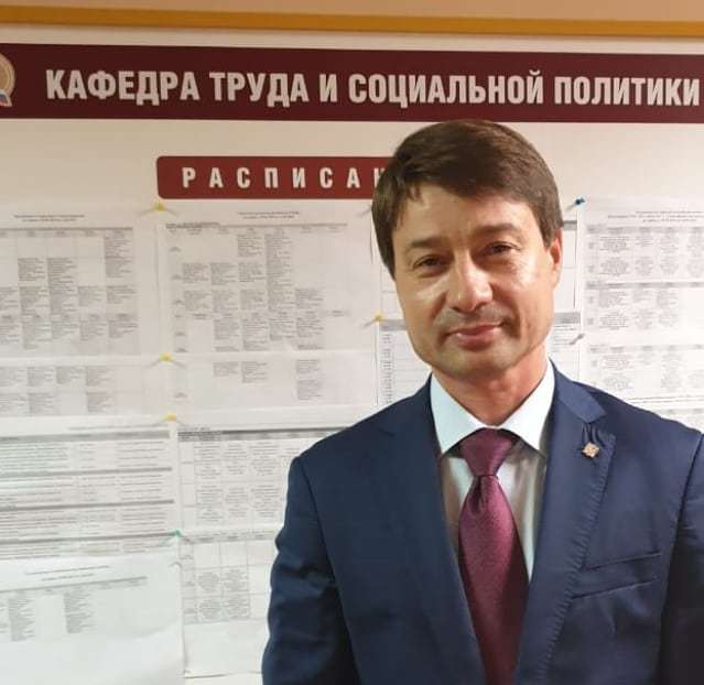 "Действительное окончание Иркутского института подтверждения не нашло", - прокуратура об увольнении Владимира Федорова