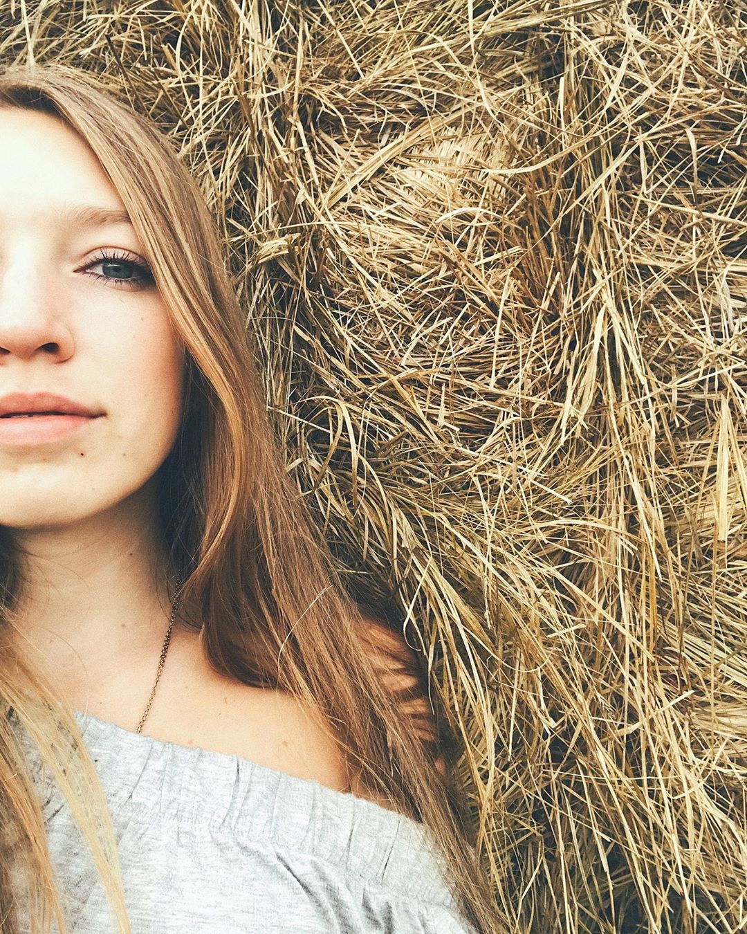 "Неприятненько как-то", - Анастасия Груздева, сфотографировавшаяся обнаженной, обиделась на газету