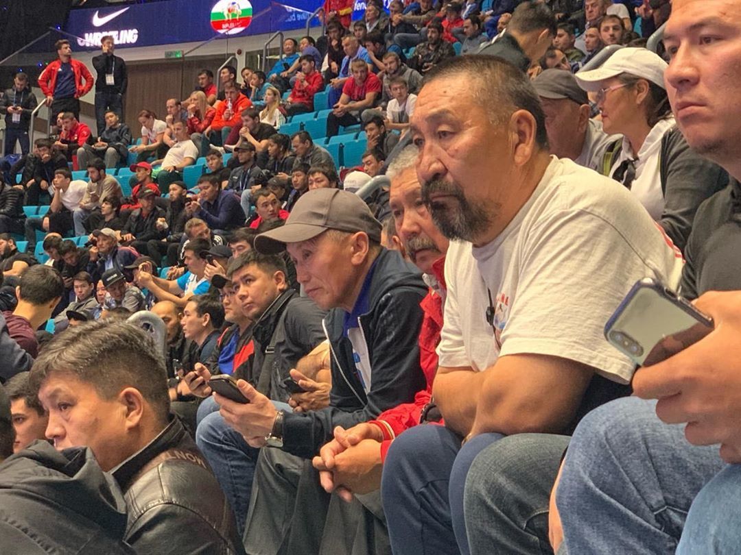 "Нам такая борьба не нужна!". Все шесть якутских борцов проиграли в первой же схватке на чемпионате мира в Нур-Cултане