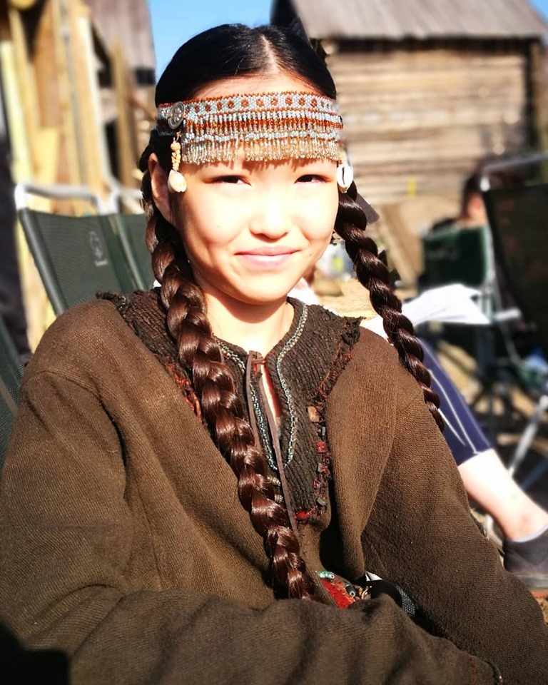 Юная якутянка снимается в историческом фильме с Федором Бондарчуком и Евгением Мироновым
