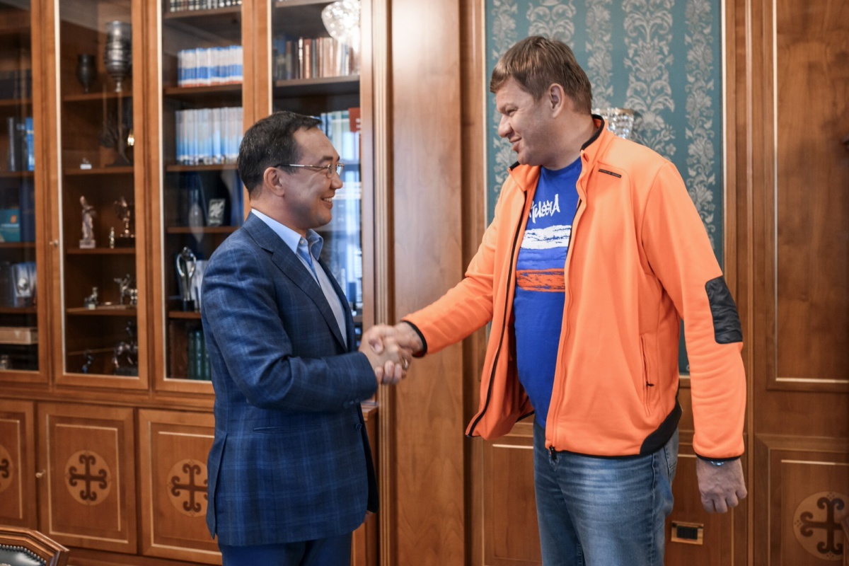 Айсен Николаев встретился с Дмитрием Губерниевым