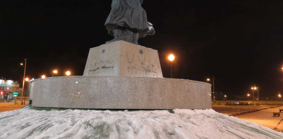 Ущерб от кражи барельефов с памятника матери в Якутске составил более 2 млн рублей