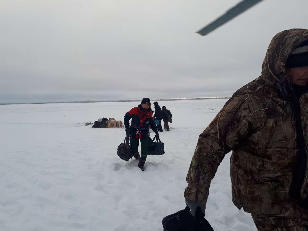 В Абыйском районе спасено 15 человек, застрявших на судах ЛОРПа