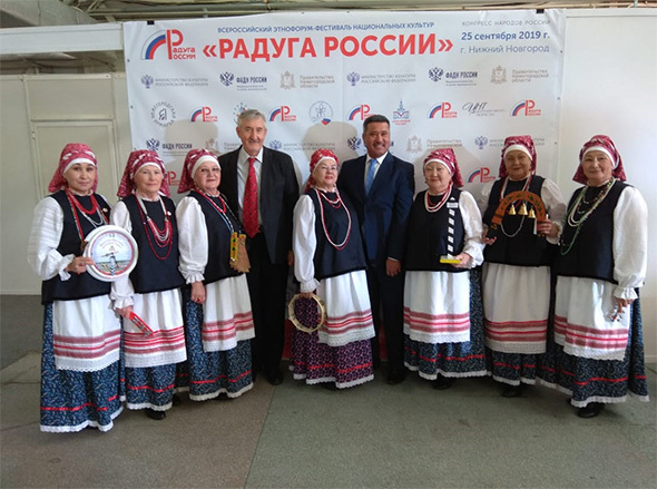 Пусть звенят бубенцы ямщиков звонко и долго …