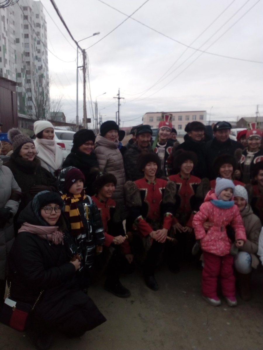 В торжественном открытии приняли участие и артисты из ансамбля «Кыталык» Мегино-Кангаласского района