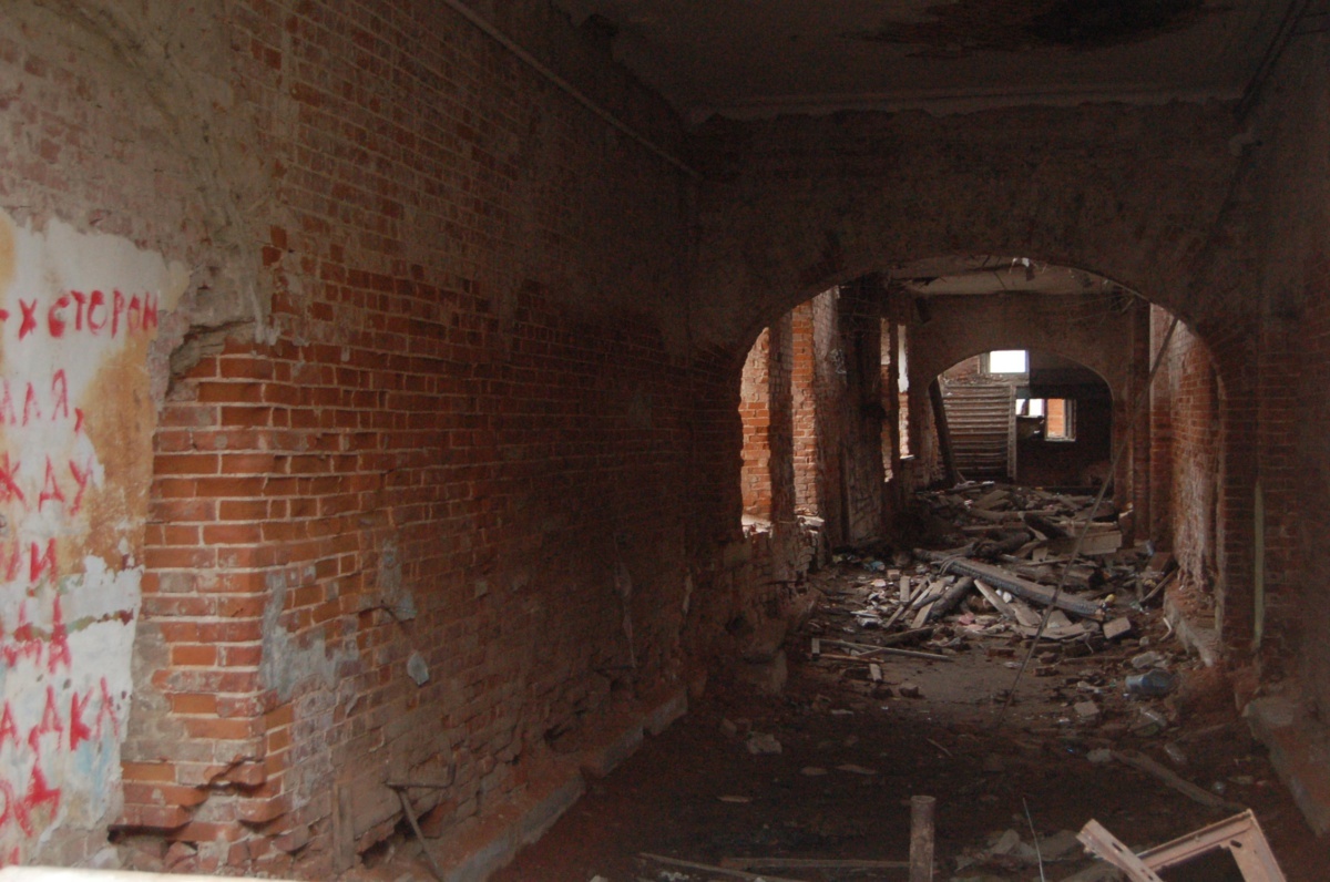 В развалинах Реального училища