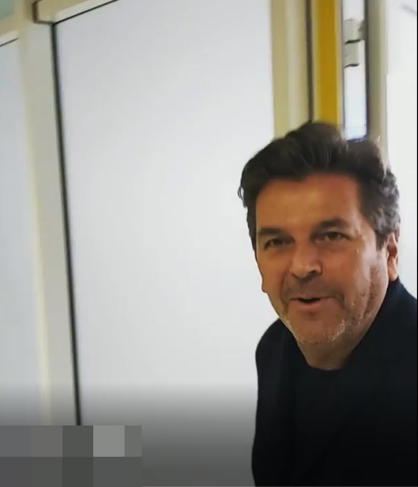 Видео: Томас Андерс прилетел в Якутию без багажа