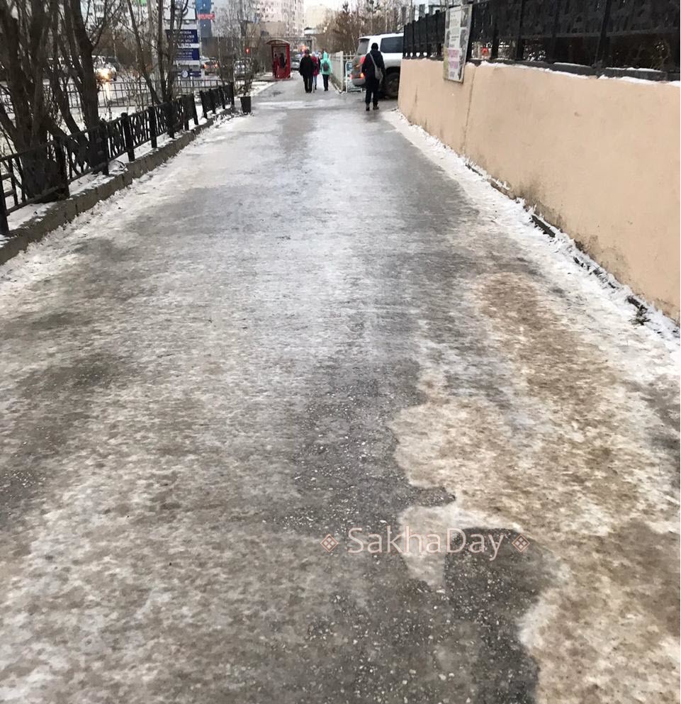 «Упал, очнулся - гипс!»,  - якутяне жалуются на гололед в столице