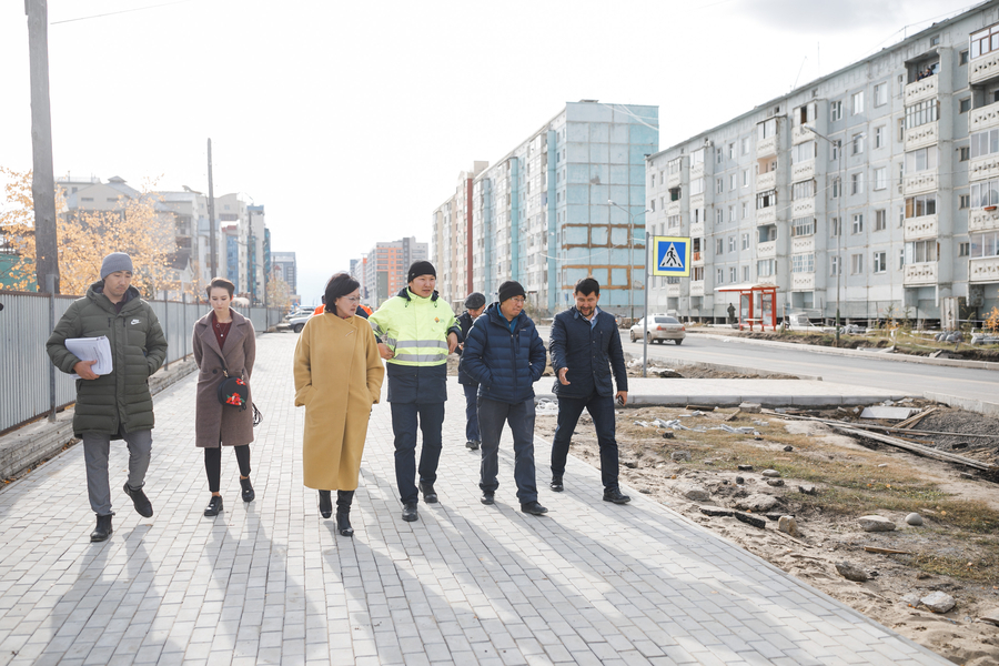 Глава Якутска Сардана Авксентьева проинспектировала  ход дорожных работ