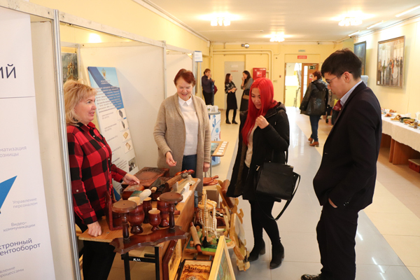 Товары, изготовленные осужденными, порадовали покупателей на выставке