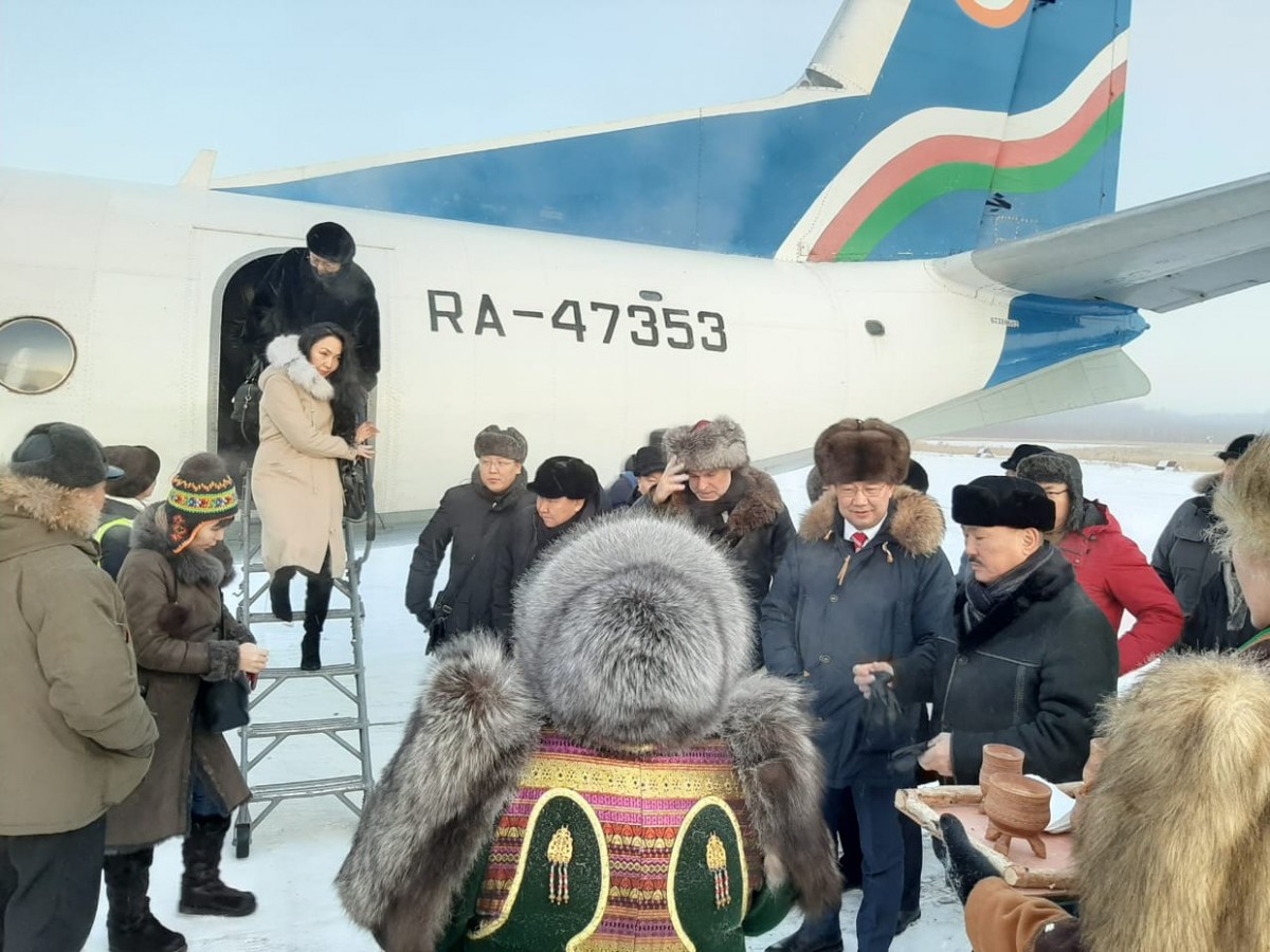 Фотофакт: Внушительная делегация приехала на открытие моста в Якутии