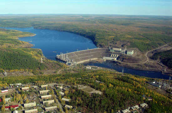 В тарифы на электроэнергию в Якутии включили расходы на обслуживание кредитов по строительству гидроэлектростанций