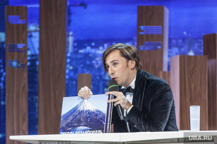 Видеофакт: Галкин* показал пародию на скандального ведущего Шейнина