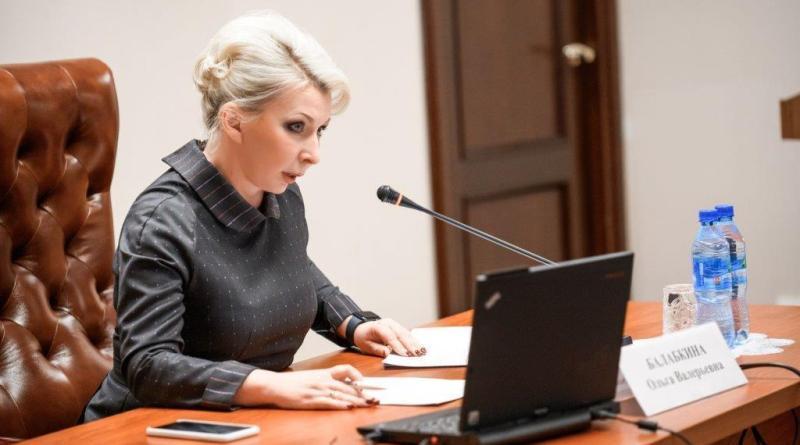 Правительство Якутии сообщает, что в республике задолженность по заработной плате снижена в два раза