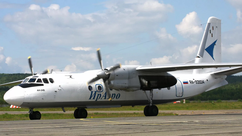 Передавший штурвал лайнера «ИрАэро» девушке пилот отстранён от полётов