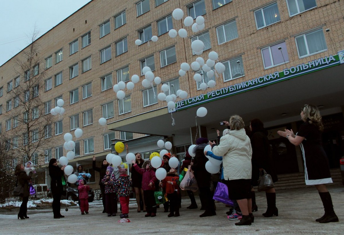 В Якутске телебашню подсветят фиолетовым в поддержку семей с недоношенными детьми