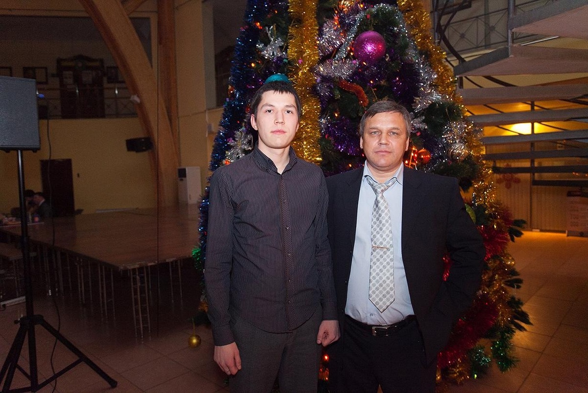 Попавшийся на взятке сотрудник Управления МВД Дмитрий Максимов является родственником начальника УФМС по Якутии